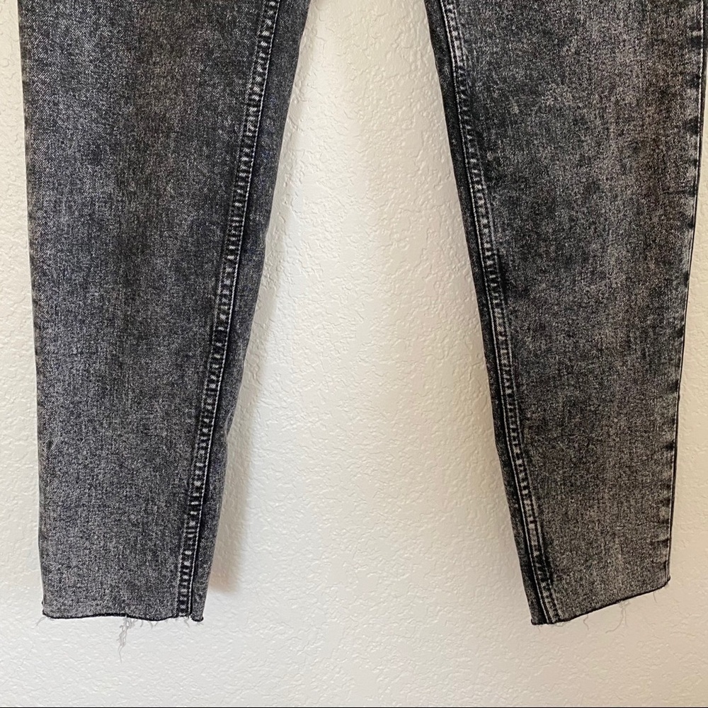 Levi’s Mom Jean Acid Wash Black Denim Jeans - Picture 6 of 10